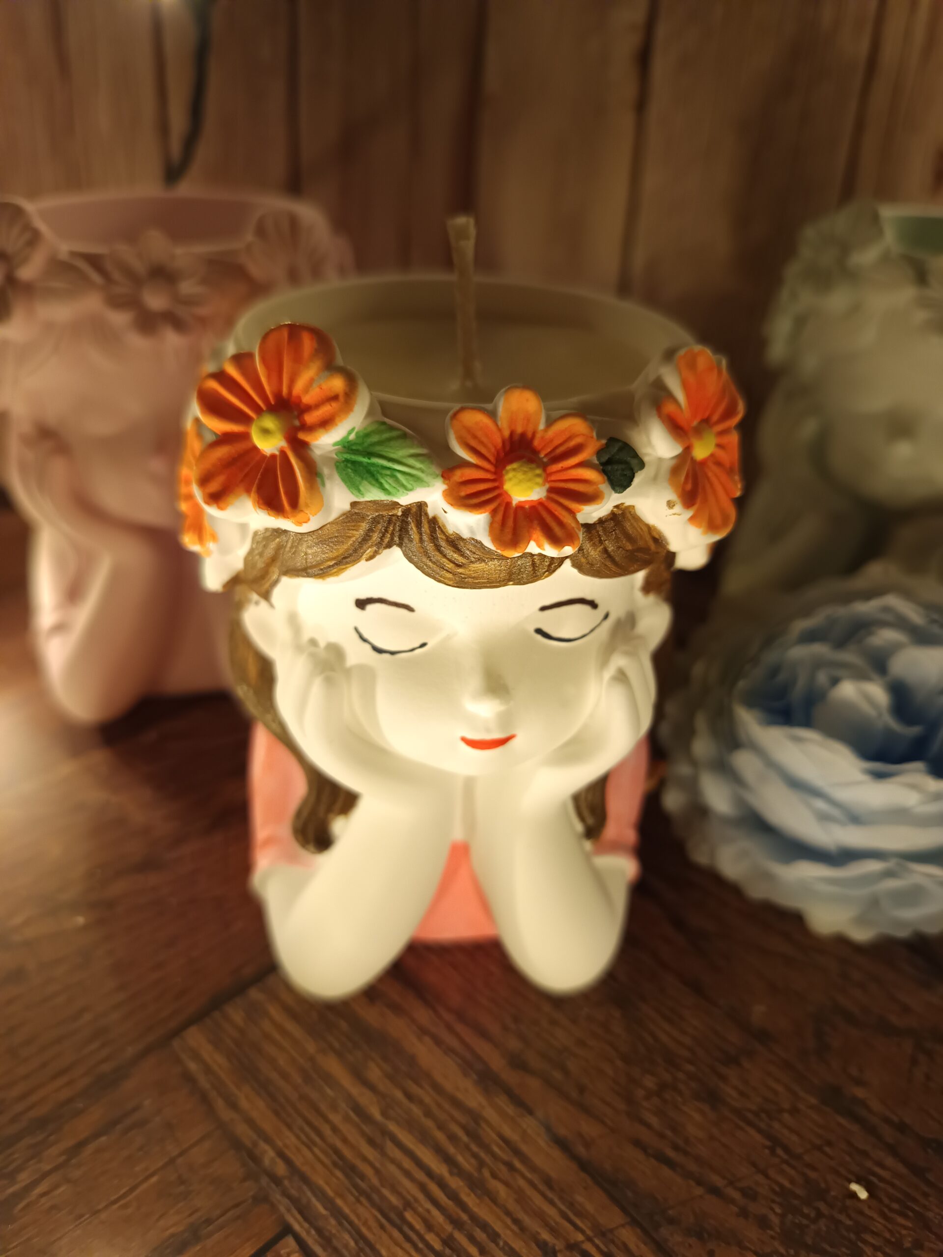 Die Magie handgefertigter Kerzen und Gipsdekorationen