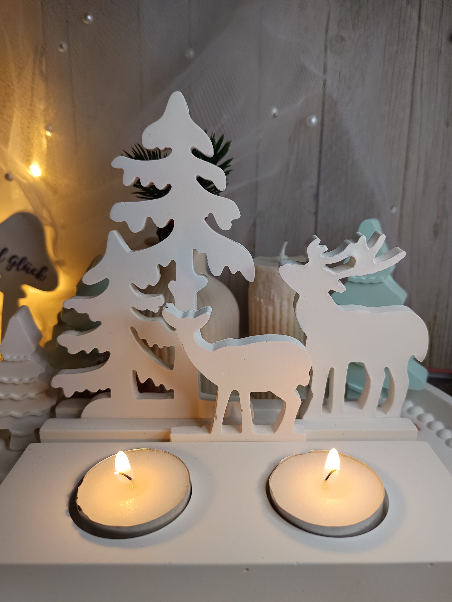 4-teiliges Gips-Dekoset „Winterzauber“ – Weißes Weihnachtsensemble mit Tanne, Rentieren und Board
