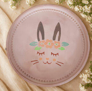 handgemalte osterplatte – sanfter hase (Ø 25 cm)
