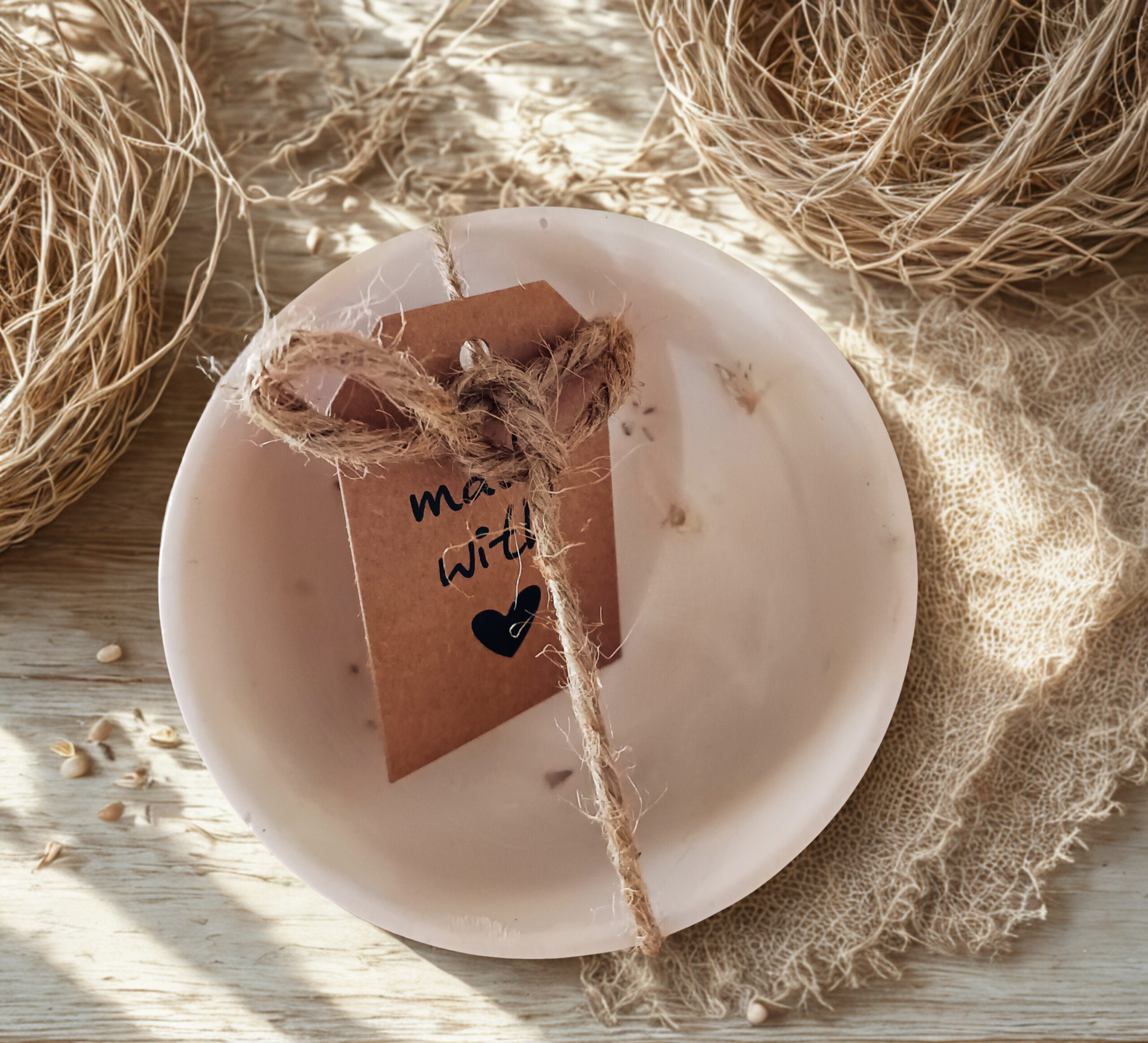 Handgefertigtes Gips-Schüsselset „Blütenzauber“ – mit echten Rosenblüten – Bild 3