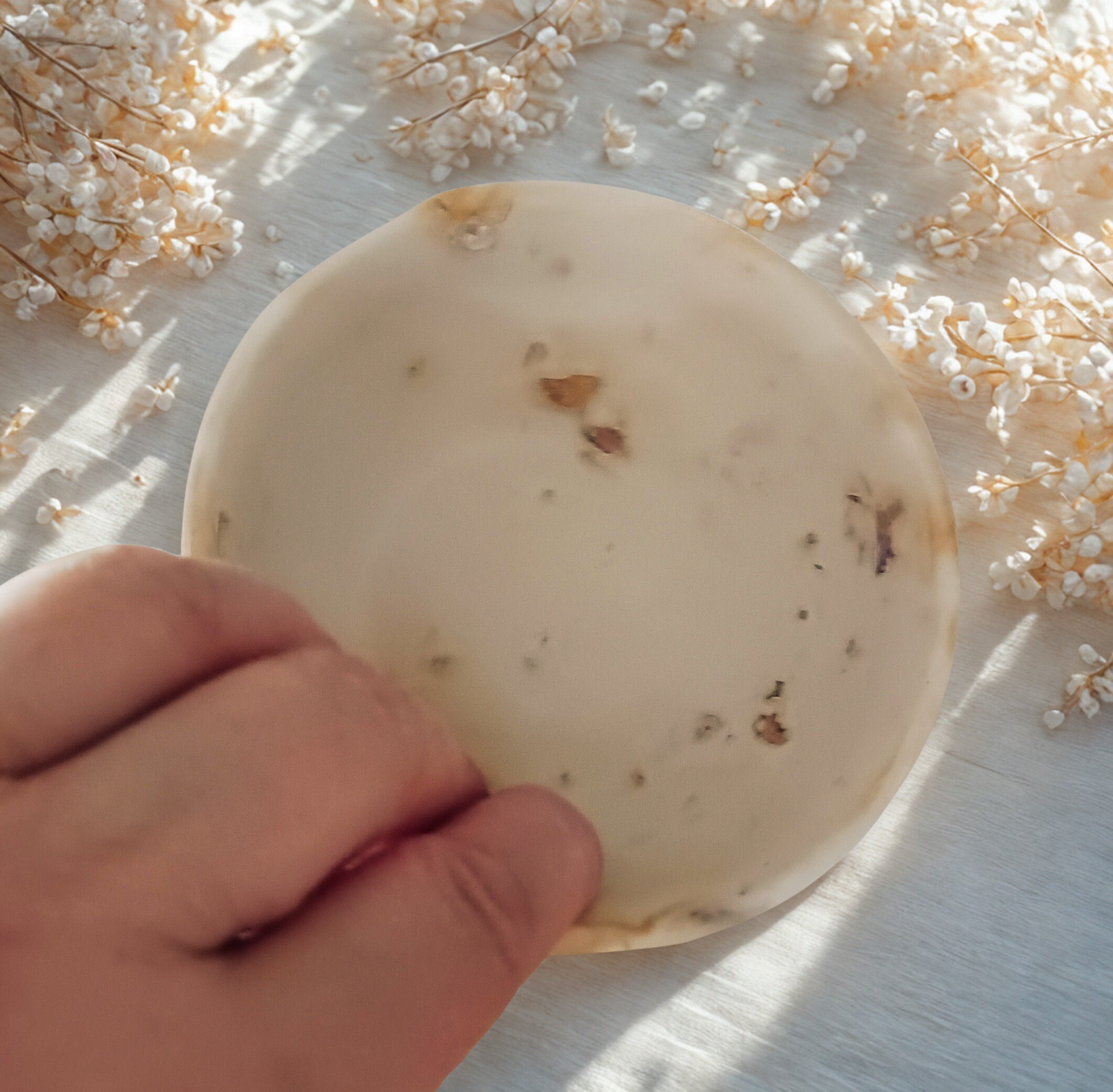 Handgefertigtes Gips-Schüsselset „Blütenzauber“ – mit echten Rosenblüten – Bild 2