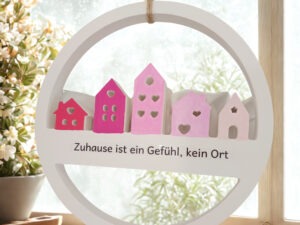 Handgefertigtes Fensterdeo aus Gips, ca. 18 cm, liebevoll bemalt und mit Wunschtext personalisierbar. Perfekt als Geschenk oder stilvolle Deko für ein gemütliches Zuhause.