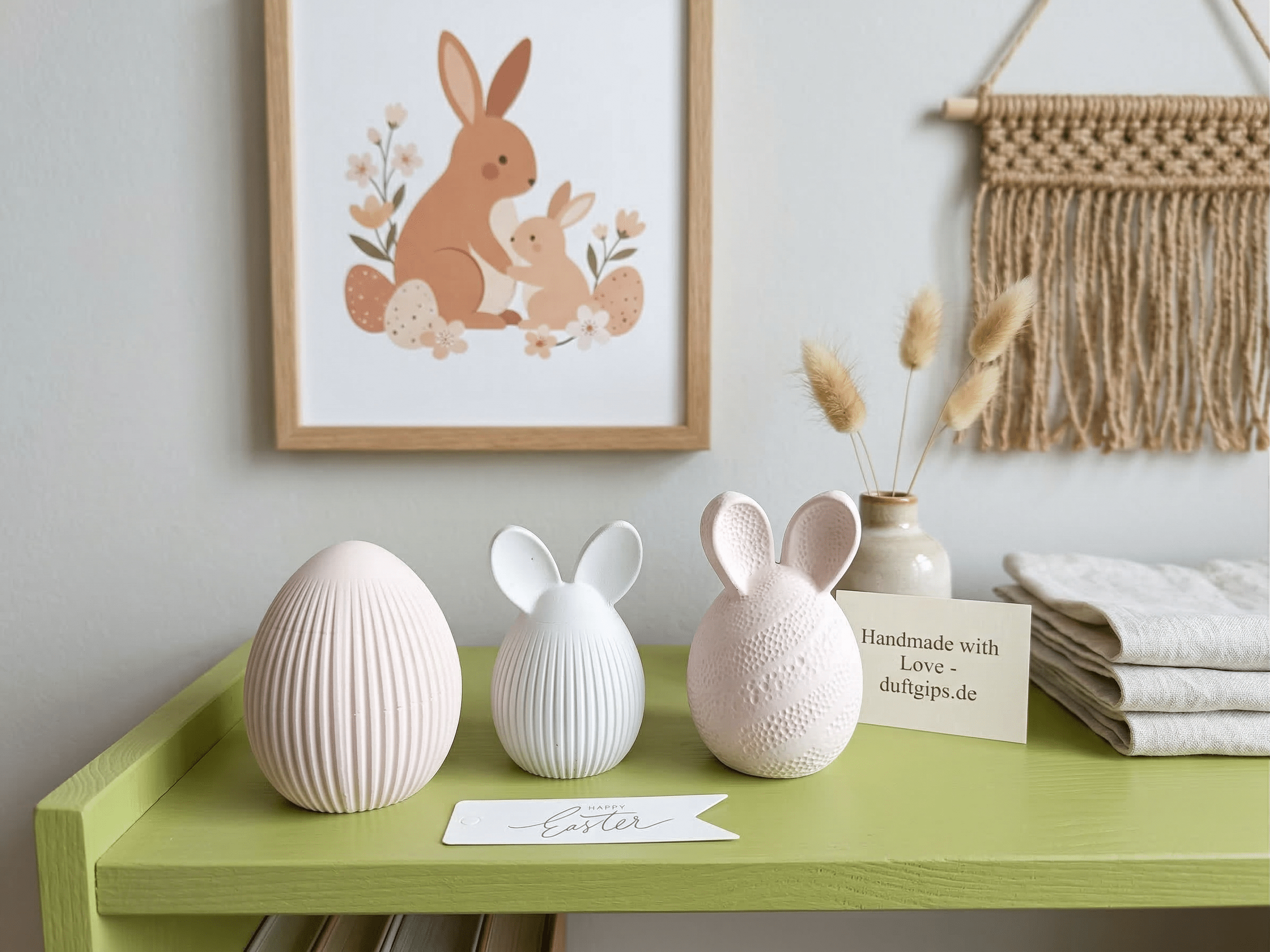 zartes trio handgegossener gipseier